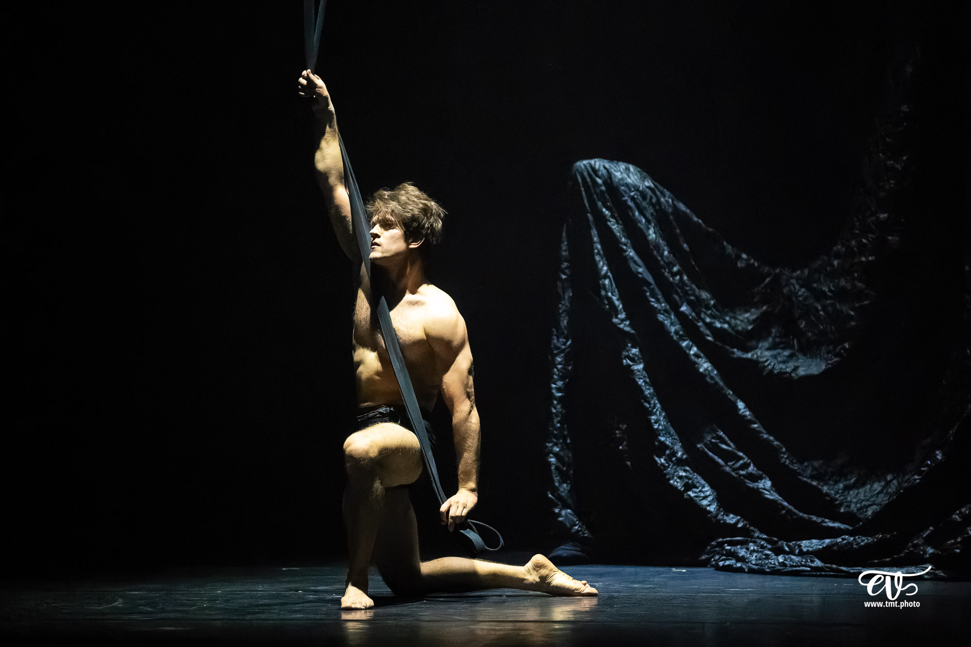 PARADISUM (CIE RECIRQUEL)